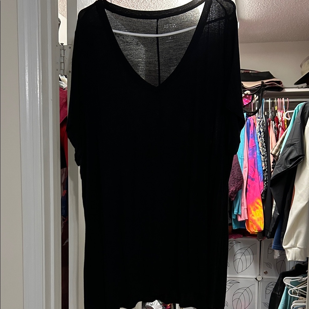 Apt. 9 Black Short Sleeve V-Neck Top — GENTLY USED!